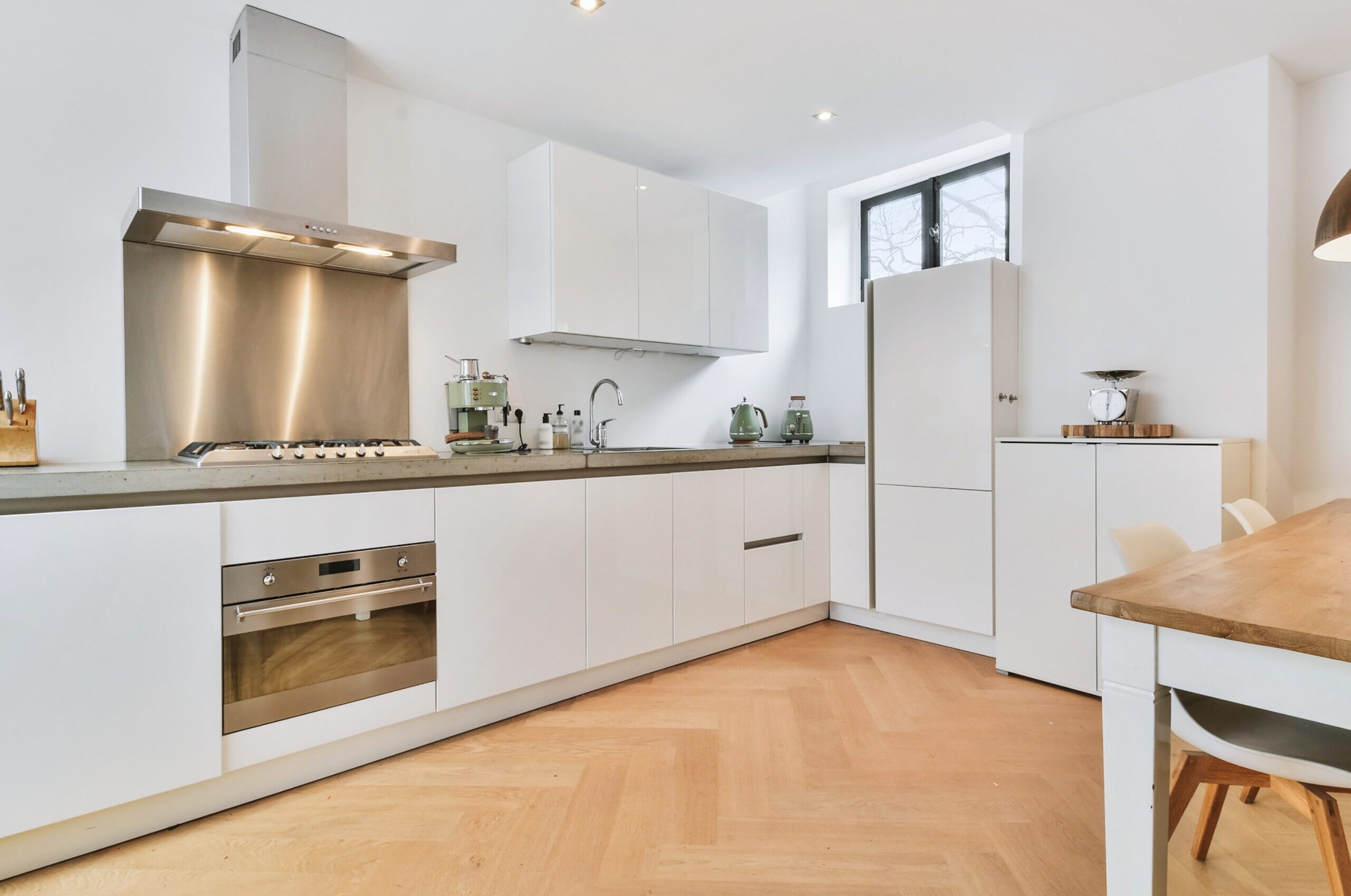 kitchen light3 scaled e1692818604269